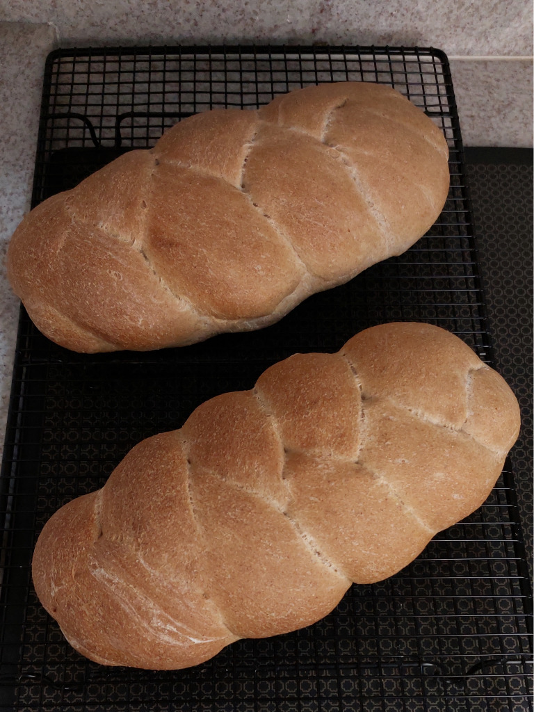 Pão integral trançado